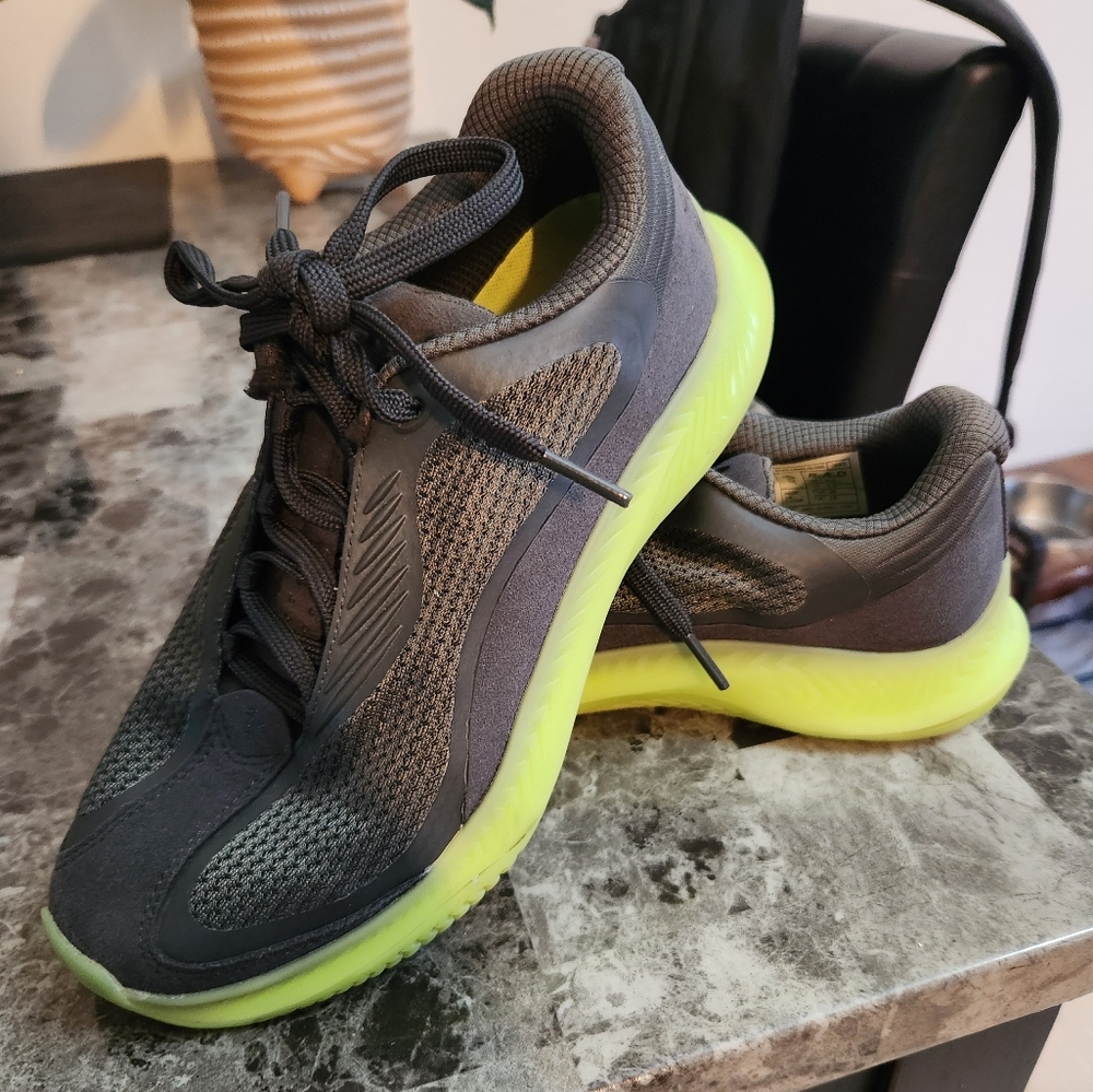R.A.D ONE, size 7 green lazer